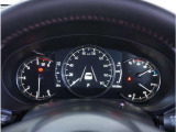 【明るく見やすいメーター】視認性が良く明るく見やすいメーター。運転者にとって見やすいメーターは運転していても疲れないですよね。