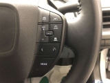 《レーダークルーズコントロール(全車速追従機能付)》高速道路での渋滞やノロノロ運転を快適にサポート!《レーントレーシングアシスト[LTA]》車線の中央を走行するために必要なステアリング操作を支援!