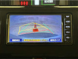 バックガイドモニター付きです。車の後方に小型カメラが付いており、バックする際の後方の様子をモニター上に表示します。
