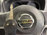 【キーレス】少し離れた場所からでもボタン一つでドアの開錠・施錠ができるのでとっても便利!ドアの鍵穴周りに傷をつけることもありません♪