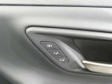 運転席のシートポジションを記憶・再現できるメモリー機能を搭載しています。