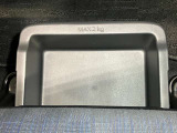 【助手席シートアンダーボックス】運転用の替え靴や、車内に常備したいこども用品、着替えた服などを収納できます★