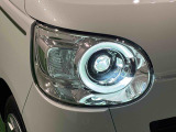 対象物が見やすく白く明るい光で夜間走行をサポートする,ハンドル操作や「R」シフトに連動するサイドビューランプ付きフルLEDヘッドランプ(クリアランスランプ・オートレベリング機能付)を搭載