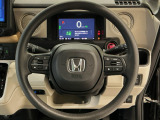 運転にかかわる様々な操作を安全に行えるように視点移動が少なく操作性に配慮されたスイッチ類が凝縮されたコクピットです。