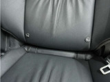 ◆ISOFIX◆シートベルトいらずでチャイルドシートと固定金具を連結するだけでガッチリ固定できます。