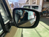 デザイン性だけでなく、ドライバーの巻き込み防止など安全運転をサポート致します!周囲からの視認性にも優れていて安心です!