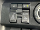 パワースライドドアは運転席からも操作可能!リクエストスイッチ操作で自動ロック解除が可能です!