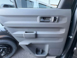 ☆お車についた傷やヘコミ、事故の修理もハヤシにお任せください。自社鈑金工場で修理ができますの安心です☆