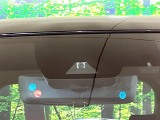 【トヨタセーフティセンス】走行中に前方の車両等を認識し、衝突しそうな時は警報とブレーキで衝突回避と被害軽減をアシスト。より安全にドライブをお楽しみいただけます。
