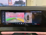 パーキングアシストプラス:トップビュー+3Dビュー、パノラマビューが含まれ車の周囲の状況をディスプレイで確認できます。スマートフォンからリモートで3Dビューで周囲を確認できます。