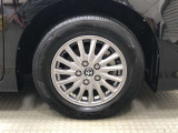15インチ純正アルミホイール(195/65R15)装着です。