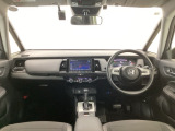 【前方視界】開放的な前方視界!運転がしやすく疲れにくいです♪窓が大きく、見通しがとっても良いおクルマですよ♪