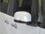 ◆ドアミラーウインカー◆ドアミラーにウインカーを装備しています。対向車に自身の進行方向を合図し安全に運転できます。