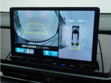 ◆マルチビューカメラシステム◆運転席から見づらい前後左右を、ナビ画面の映像で確認。見通しの悪い交差点や狭い道でのすれ違い、駐車などをサポートします。