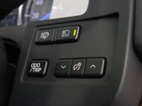 使いやすさや安全性を追求したステアリング周り!高級車ゆえにスイッチ類が多いのも特徴ですね!考え尽くされた配置ですぐに使いこなす事が出来ますのでご安心下さい!是非、体感してみて下さい!!