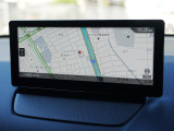 マツダコネクトの8.8インチワイドセンターディスプレイです。『Android Auto』『Apple CarPlay』や独自のコネクテッドサービスに対応したインターフェイスシステムです。