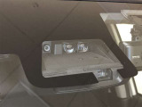 《Toyota Safety Sense》レーザーレーダーと単眼カメラを併用した「2種類の目」で、先行車を認識し、事故の回避や衝突被害軽減を支援します。