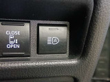 オートマチックハイビームとは、先行車や対向車のライトを認識し、ハイビームとロービームを自動で切り替える機能です。夜道の視界を確保します。