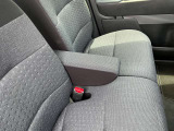 運転席にはひじ掛けが装着されていますので長時間のドライブ時にはとても役立ちます。