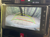 【バックカメラ】駐車時に後方がリアルタイム映像で確認できます。大型商業施設や立体駐車場での駐車時や、夜間のバック時に大活躍!運転スキルに関わらず、今や必須となった装備のひとつです!