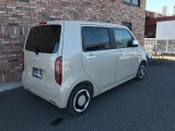 オプションになりますが、ボディーコーティングもご用意しております。新車の輝きに近づき、洗車などのお手入れも楽になりますよ。