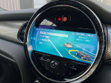 MINI専門のメカニックが、100項目にも上るポイントを徹底的にチェック。交換基準に達した部品があれば、弊社負担にて交換後、お客様へご納車致します。