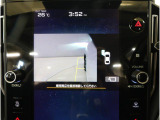 サイドビューカメラは、狭い道路での走行や左側への寄せに活躍。周囲の状況をしっかり確認でき、安全性を高める便利な機能です。