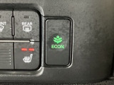 ★ECONスイッチ★ エコドライブを加速しよう!スイッチをONにすると、運転の仕方によるロスを抑え込み燃費をよくするようクルマが頑張ります(*^ー^*)燃費向上にチャレンジ♪