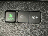 ★ECONスイッチ★ エコドライブを加速しよう!スイッチをONにすると、運転の仕方によるロスを抑え込み燃費をよくするようクルマが頑張ります(*^ー^*)燃費向上にチャレンジ♪