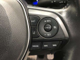 【ステアリングスイッチ】右です。ハンドルから手を離さず、運転に集中したまま手元でマルチインフォメーションディスプレイ内の表示切替などができます。
