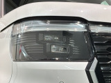 LEDヘッドライトは、点灯の瞬間から最大光量を発揮し、突然暗くなるトンネルなどでの安定感を高めます。