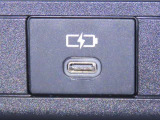 充電用USB端子を装備しております。