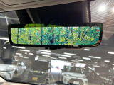 【デジタルインナーミラー】後席の大きな荷物や同乗者で後方が確認しづらい時でも安心!カメラが撮影した車両後方の映像をルームミラー内に表示。クリアな視界で状況の確認が可能です!
