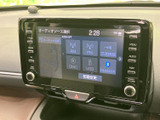 AM・FMや交通情報、ディスク、USB、Bluetoothなど、音源を画面から選べる仕様です。表示がまとまり、日常の移動中も使いたい機能を確認しやすく、好みに合わせて選択できます。