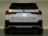 BMWのお車は、走行の安定性とコーナリングの良さを追求し、思い通りにハンドルの操作可能です。試乗車もご用意しておりますので、ぜひ&ldquo;駆け抜ける歓びをご体感ください!