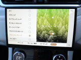 【プレミアムキャビンライティング】は10種類の設定から選択可能。その時の気分や好み、運転スタイルに合わせて照明を調整できます。