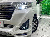 【LEDヘッドライト】悪天候や夜間走行時も良好な視界を確保し安心して運転できる高輝度LEDヘッドライトを装備!点灯速度が早く、消費電力も抑えられています。
