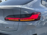 また、BMW正規認定中古車は、エマージェンシーサービスが自動付帯。24時間365日、皆様のカーライフをサポート致します。確かな安心のうえで、「駆けぬける歓び」をご堪能ください。