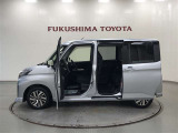 【まるごとクリーニング】シートを取り外し、車内を徹底洗浄。隅々まで丁寧に仕上げています。