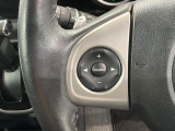 ステアリングにオーディオ操作スイッチが付いています。オーディオ画面に直接タッチしなくても操作が出来ますので、運転に集中できます。