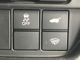 【パワーバックドア】スマートキーや運転席のボタンを押すだけでリアゲートが自動で開閉します!荷物を持っている時や、高い位置にあるバックドアを閉める際に便利な機能です♪