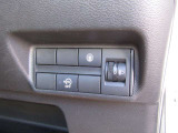 ご検討中のお車に装備されていない部品(ナビゲーションやドライブレコーダー等)や外装コーティング等のご相談もお気軽に弊社スタッフにお尋ねください。