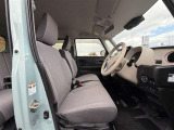 ゆとりある広々とした車内空間は、ドライブを始め買い物やレジャーなど、幅広く活躍します。一人でもみんなとでもお出かけを楽しみましょう!