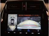 バックモニター付き。駐車の際のサポートとなり、必須アイテムのひとつですよね。それでも、バックする際は必ずご自身の目で確認をしてください。パノラミックビューで上から見下ろした視点でも確認できます!