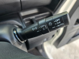 ステアリングから手を離さず操作できるオーディオスイッチを装備しています。