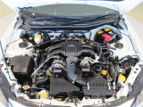 2400ccガソリンエンジンです。