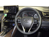 運転席まわりです。 各操作スイッチは使いやすい位置に配置されてます。