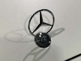 メルセデスの認定中古車には、最大100項目にも及ぶ点検・整備項目が設定されています。