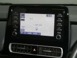 【7インチ純正ナビ】純正ナビを装備。タッチパネル式で使いやすく、詳細地図により目的地をピンポイントで設定できます。初めての道でも迷いにくく、ロングドライブも快適ですよ♪
