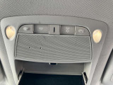 室内に落としもしたときは運転席、助手席にそれぞれライトがついているので、明るく照らしてくれるので、落とし物もみ見つけやすいですね。